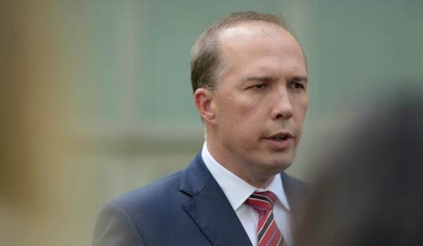 وزير استرالي يعتذر لصحفية بسبب “رسالة غزل” أخطأت طريقها